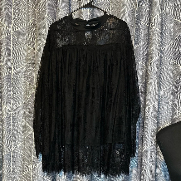 EUC Beautiful 4XL Lace Blouse (Fits like 3XL) - Picture 4 of 4